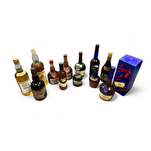 165 - Mixed Selection of Alcohol to include a Boxed & Sealed 70cl Courvoisier Cognac, Merrydown Mead, The ... 