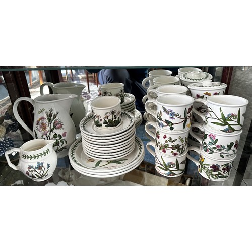 351 - Portmeirion, The Botanic Garden pattern 30-piece Portmeirion part tea service to include; cups (9), ... 