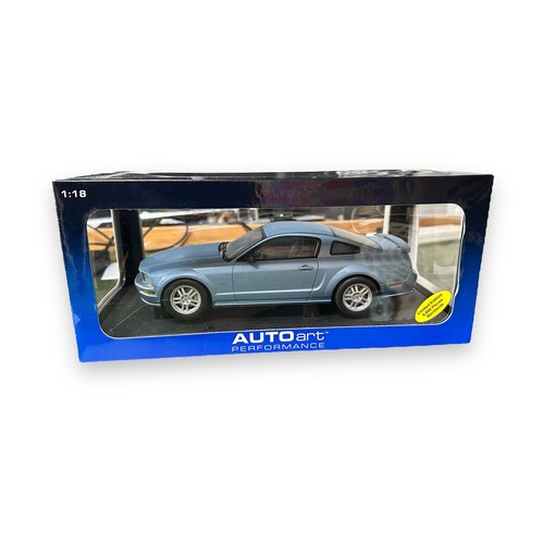 269 - Autoart 1/18th scale 2005 Ford Mustang GT metallic blue No. 73014, limited edition 6000 pcs, general... 