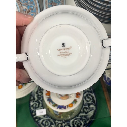 359 - Wedgwood, 65 piece Wedgwood Bone China Florentine Turquoise part dinner / tea service. Including; do... 