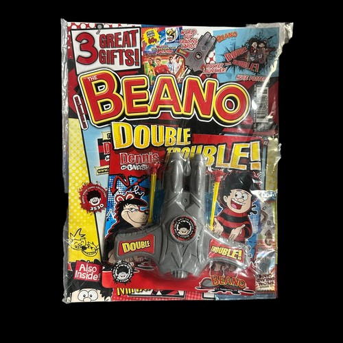 450 - The Beano issue No. 3530 17 April 2010, complete with 3 free gifts including World Cup South Africa ... 