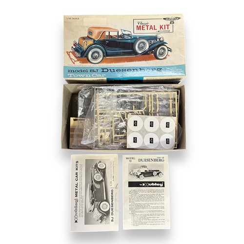 258 - Hubley 1/18th scale 1928 Duesenberg Model J Town Car model kit No. 17604, unmade and unpainted metal... 