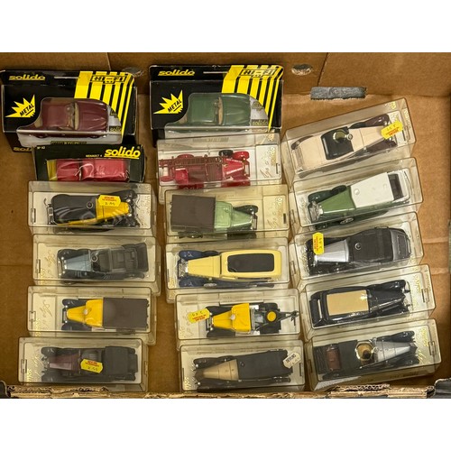 195 - Solido 1/43rd scale collection, generally excellent to good plus in good plus boxes/cases, with Jagu... 