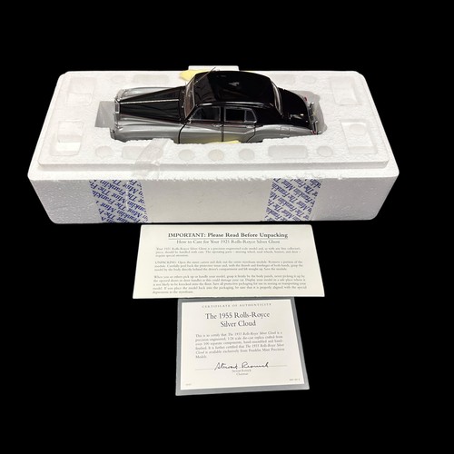 146 - Franklin Mint 1/24th scale Rolls-Royce Silver Cloud No. B11UZ91, generally excellent in good plus bo... 