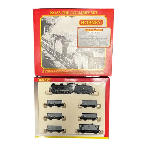 318 - Hornby The Colliery set No. R2138, limited edition certificate no. 0888 of 1000, generally excellent... 