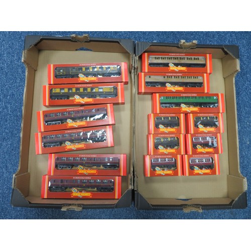 334 - Hornby coach collection including 4-wheel (6), generally excellent to good plus in good plus boxes, ... 