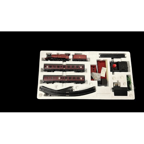 309 - Hornby Harry Potter Hogwarts Express set No. R1025, generally excellent in excellent to good plus bo... 