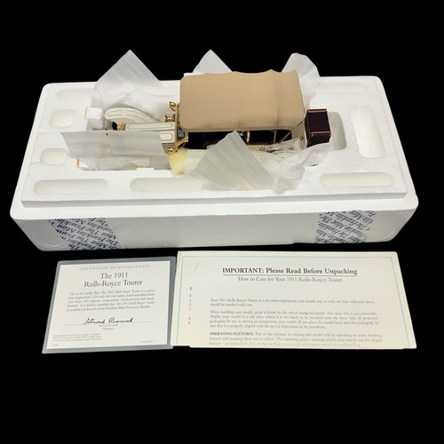 225 - Franklin Mint 1/24th scale pair with The 1911 Rolls Royce Tourer No. B11RU78 and 1992 Rolls Royce Co... 