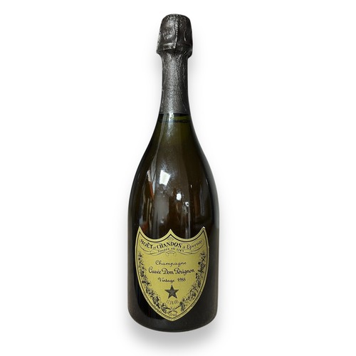 202 - Moet & Chandon Dom Perignon 1988 vintage Champagne. 12.5% 75cl. In original presentation box.