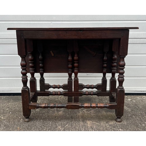 450 - An early 19th Century cottage gateleg table with a single gate. Width 90cm x Depth 31cm (opening to ... 