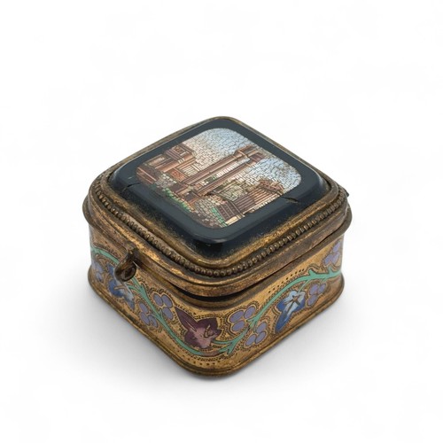 324 - 19th Century Italian micromosaic pill box, with mosaic Roman forum design to top of lid, gilt settin... 