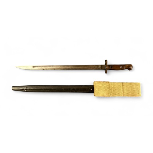 72 - 1915 Sanderson 1907 Pattern bayonet and scabbard, ricasso marked crown/GR/1907/8 ‘15/Sanderson, othe... 