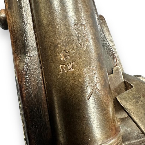 26 - An 18th-century (c.1800) Flintlock muzzle-loading Brown Bess Northwest trade musket, the lock engrav... 