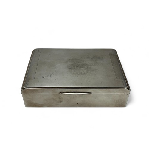 137 - A Chinese export silver table cigarette box with wooden interior. Plain lid decorated with hammered ... 