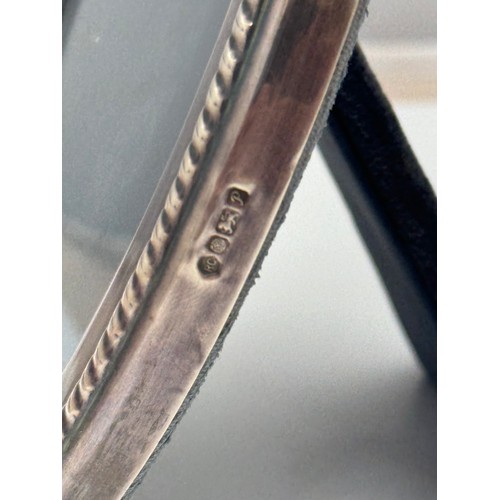 141 - Oval silver photo frame by Carr’s of Sheffield, 1989. Hallmarked.