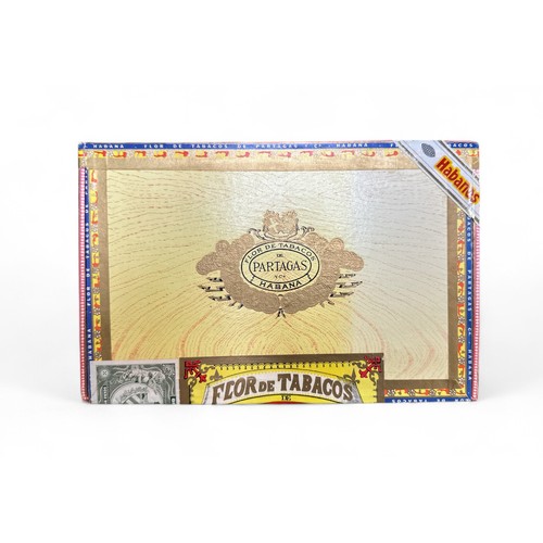 203 - A Boxed set of Flor de Tabacos de Partagas Habana - No. 520, 25 Made in Cuba Cigars, still boxed and... 