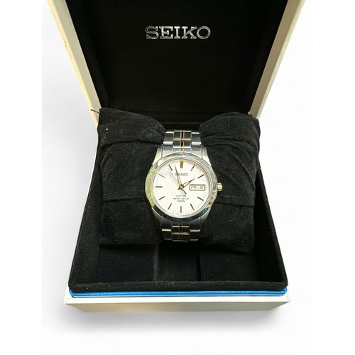 122 - Seiko, a Gent's Seiko Analogue Quartz Solar Wristwatch with date apeture, sapphire crystal, water re... 