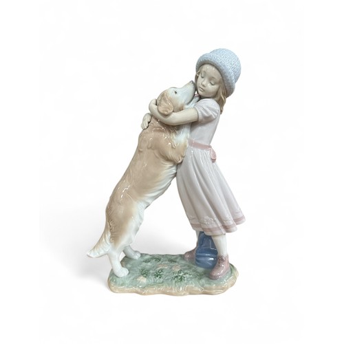 240 - Lladro, A Warm Welcome 6903 figurine. Height 25cm.