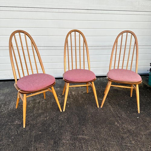 425 - Ercol – a set of three Ercol 365 Quaker chairs. Each measure height 96cm, width 42cm, depth 42cm. (3... 