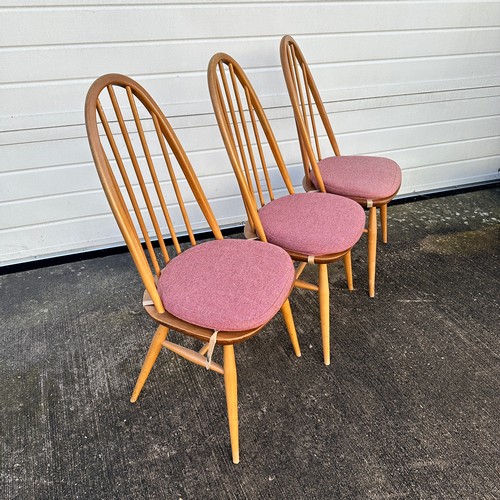 425 - Ercol – a set of three Ercol 365 Quaker chairs. Each measure height 96cm, width 42cm, depth 42cm. (3... 