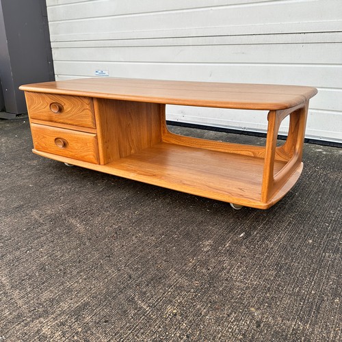 432 - Lucian Ercolani for Ercol - Minerva - A retro 1970s solid elm coffee table / low table. The table of... 