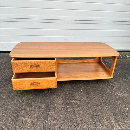 432 - Lucian Ercolani for Ercol - Minerva - A retro 1970s solid elm coffee table / low table. The table of... 