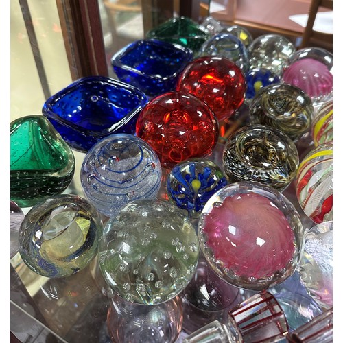 367 - Range of various paperweights to include; Caithness with Pink Champagne, Moon Crystal (3), Misty, Qu... 