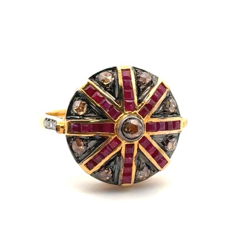 30 - A silver gilt target style ring set with yellow and white rose-cut diamonds and step-cut rubies, siz... 