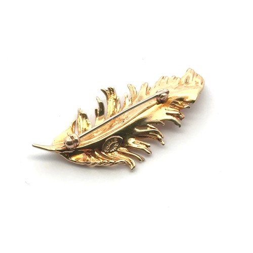 51 - Leaf design brooch by Scallé, stamped 14ct, length 40mm