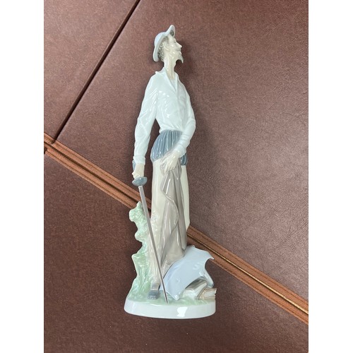 238 - Lladro, four medium Lladro figures to include; Beautiful Rhapsody 6319, Golfer, Happy Anniversary 64... 