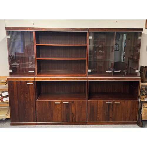 445 - Mid-Century modular display cabinet, likely Scandinavian from 1970's/80's, in 3 sections with two do... 