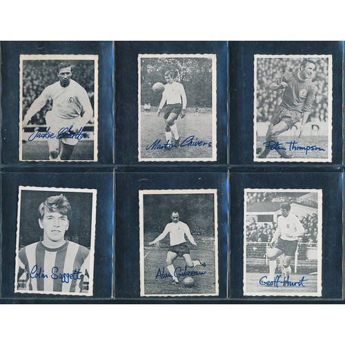 283 - A&BC Gum 1969 set of footballer cards, the gum-protector insert B/w deckled-edge cards with facsimil... 