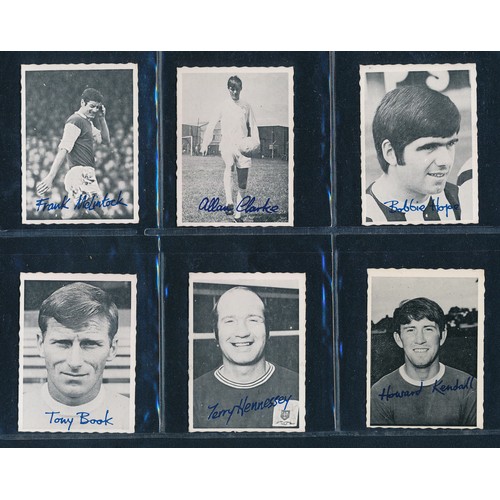 283 - A&BC Gum 1969 set of footballer cards, the gum-protector insert B/w deckled-edge cards with facsimil... 