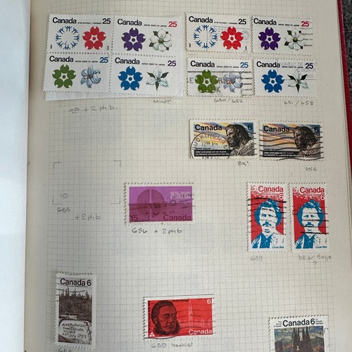 45 - Canada, stamp collection in three albums and yearbook.