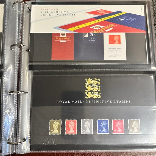 118 - Great Britain QEII Decimal collection of definitive presentation packs in boxed binder noting 1993 B... 