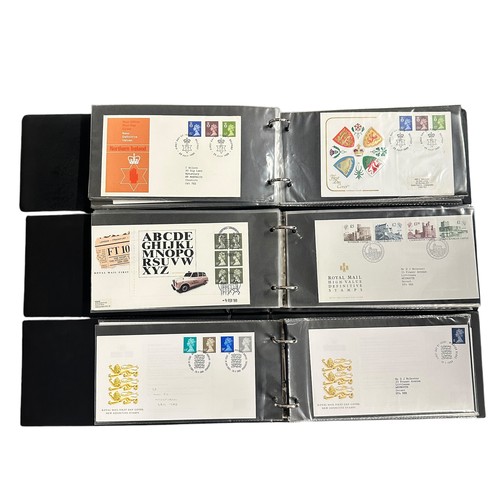 118 - Great Britain QEII Decimal collection of definitive presentation packs in boxed binder noting 1993 B... 