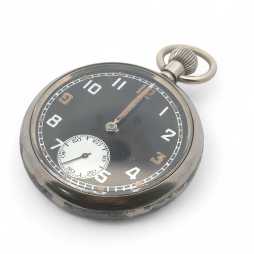 133 - A Bravington's Military pocket watch, stamped CS/TP P24583 to reverse. Case diameter approx 49mm. Wa... 