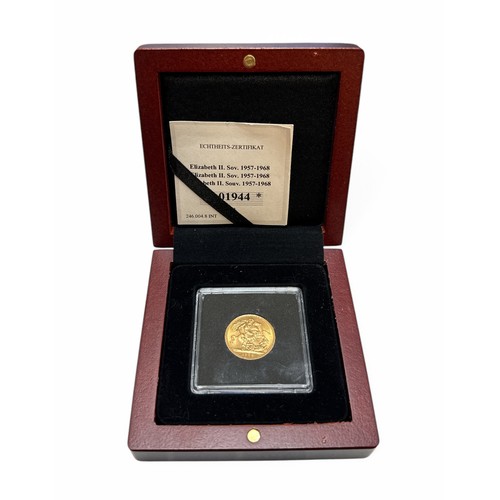 179 - 1958 full gold sovereign uncirculated, in wooden presentation box with certificate.