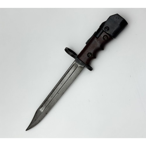 103 - British No7 Lee Enfield Bayonet, blade stamped No.7 MK1/L, hilt is in working order. Overall length ... 