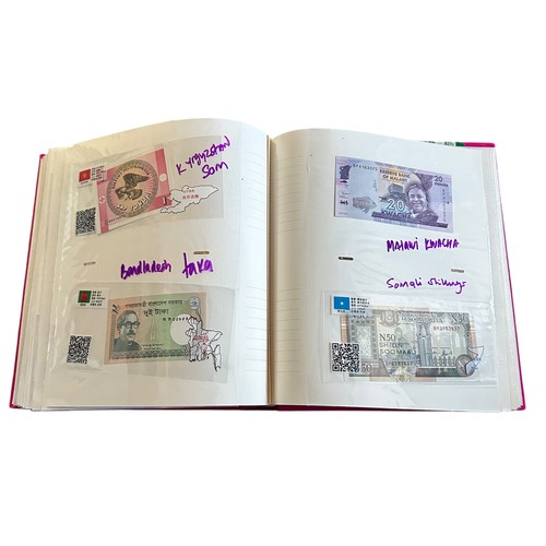 398 - World banknotes (270+), in an album Belarus, Belgium, Egypt, France, GB, Greece, Norway, Scotland, U... 