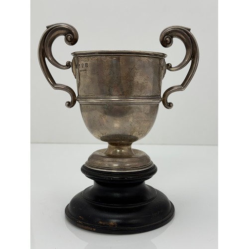 142 - Rare South Irish Horse 1914 presentation prize cup made by West & Son with Dublin 1913 hallmarks, en... 