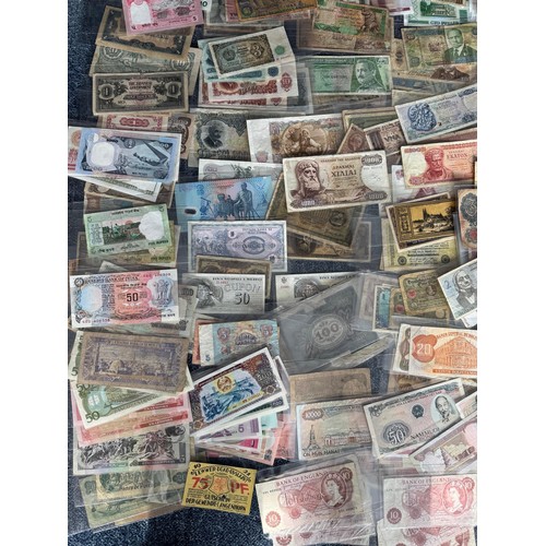 406 - World banknotes collection (270+), in mixed condition with ranges from Austria, Bolivia, Germany, GB... 