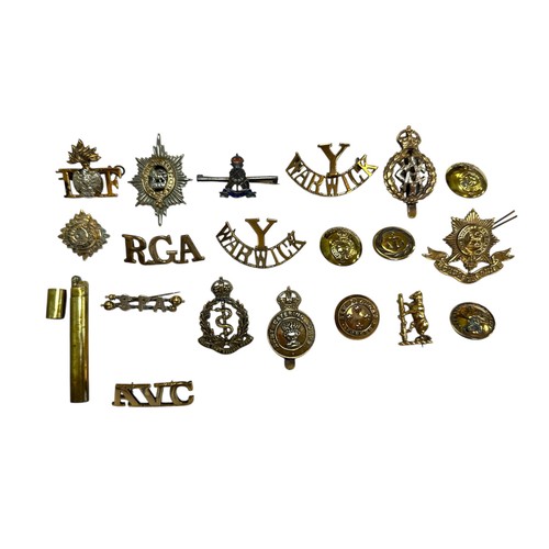 149 - Small range with cap badges A.V.C., R.A.M.C., Worcesters, A.C.C., shoulder titles Y/Warwick (2), A.V... 