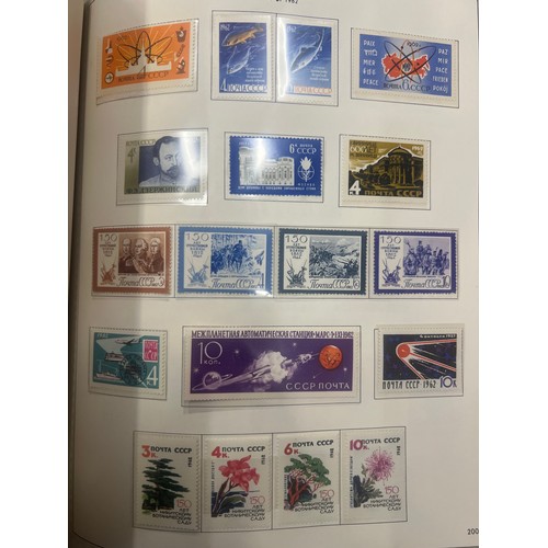19 - Russia, collection of UM or M Russian stampsin well filled (not complete) printed Minkus album with ... 