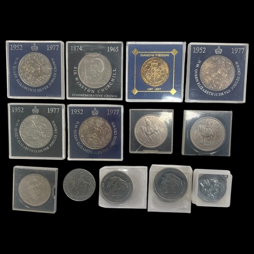 236 - QEII small commemorative coin range, includes; 1965 Winston Churchill, 1977 Jubilee (x5, four boxed)... 