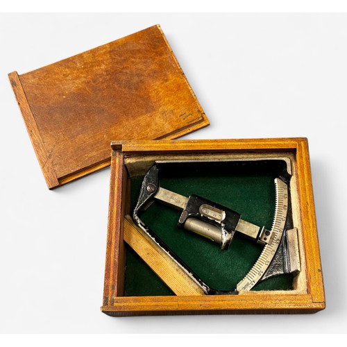 111 - A First World War Field Gun Clinometer, by 