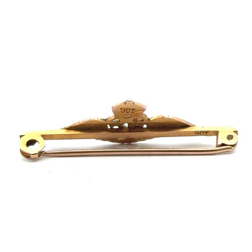 114 - A Royal Flying Corps (RFC) 9ct gold sweetheart brooch, 2g
