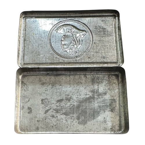 115 - Boer War South Africa 1900 Christmas gift tin, with profile of Queen Victoria to the centre.