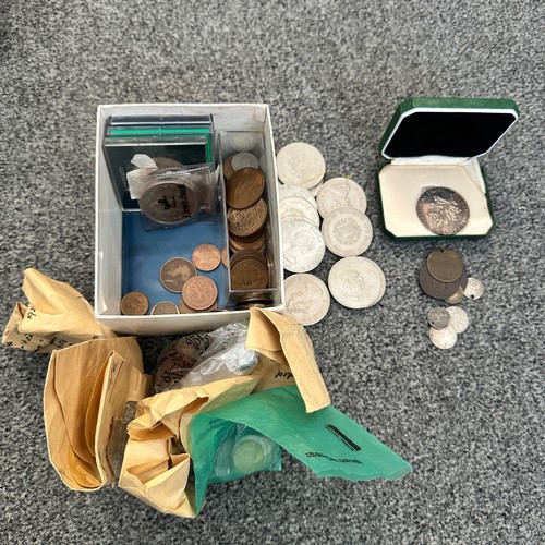 237 - Range of GB coins to include ranges of pre-decimal coins, some commemorative crowns, a boxed silver ... 