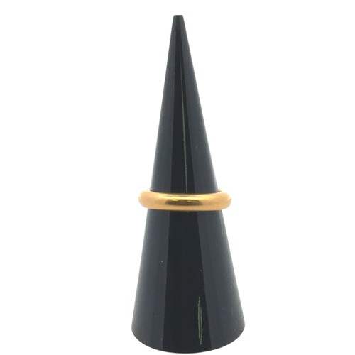 38 - 22ct gold wedding band.size J.